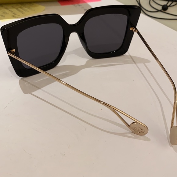 AUTHENTIC Gucci Square Black Sunglasses main image 11
